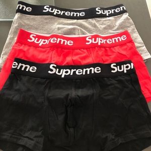 SUPREME UNDERWEAR